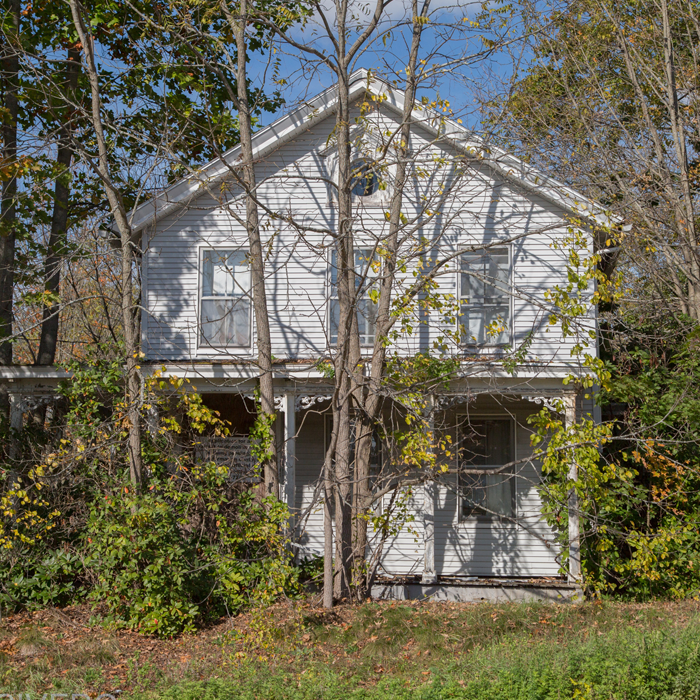 I Stumbled Upon An Abandoned Dentist’s House In Connecticut Filled With Vintage Stuff (24 Pics)
