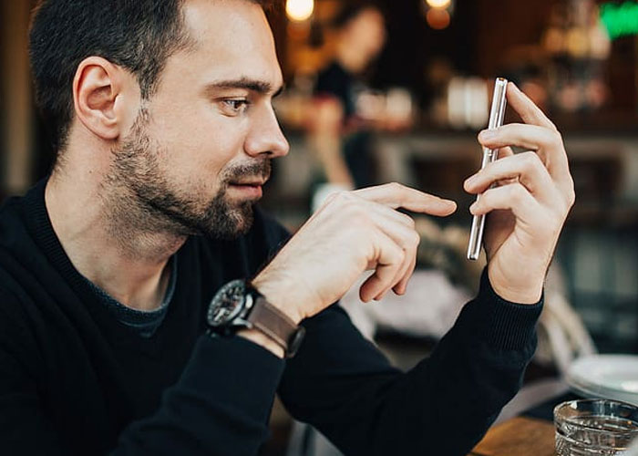 Boss Criticizes Bartender For Drinking During His Day Off, Changes His Tone Immediately When They Quit