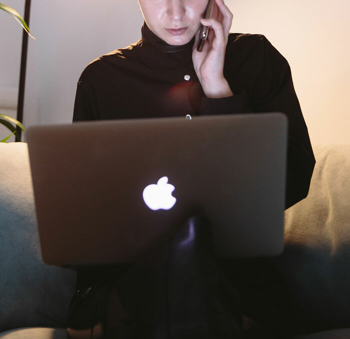 30 People Share How They Embarrassed Themselves During Their First Job Interview