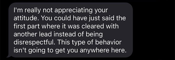 Boss Criticizes Employee With Broken Bones For Sitting On A Stool, Changes His Tone Immediately When He Quits