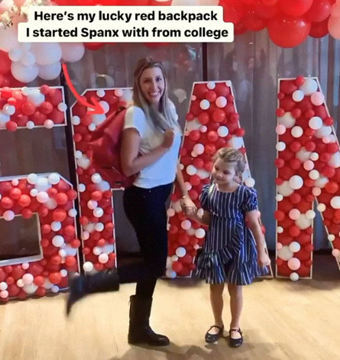 CEO Gives All Of Her 500+ Employees $10,000 Each And Two First-Class Tickets To Anywhere In The World CEO Gives All Of Her 500+ Employees $10,000 Each And Two First-Class Tickets To Anywhere In The World