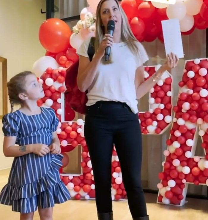 CEO Gives All Of Her 500+ Employees $10,000 Each And Two First-Class Tickets To Anywhere In The World CEO Gives All Of Her 500+ Employees $10,000 Each And Two First-Class Tickets To Anywhere In The World