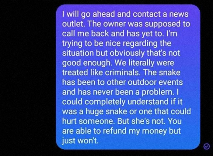 Pumpkin Farm Kicks Out Karen Who Brought A Snake To Its Territory, She Threatens To Go To The Press, Gets Shut Down By The Owner