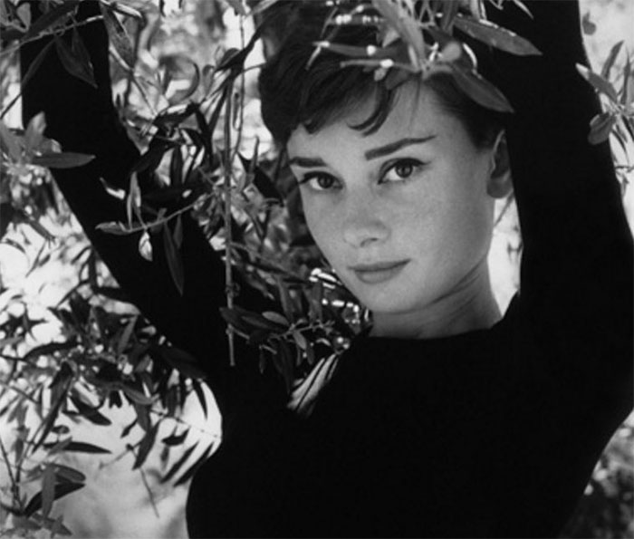 30 Photos Of The Most Electrifying Personalities Of The Past Century By Philippe Halsman