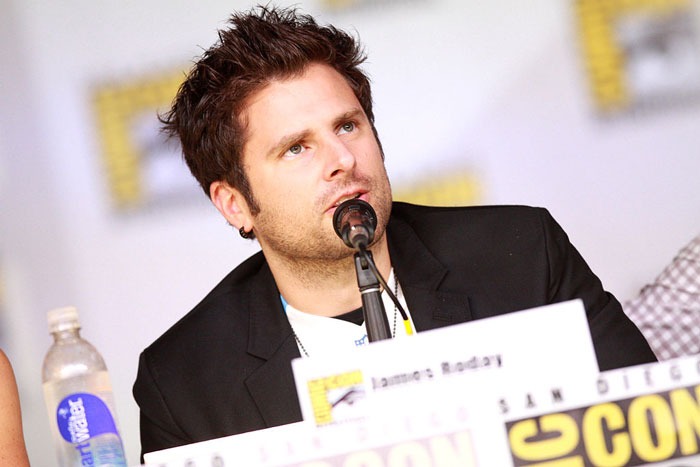 People Who Are Supposedly Relatives Of Celebs Share What They're Like Behind Closed Doors At Family Reunions (40 Stories)