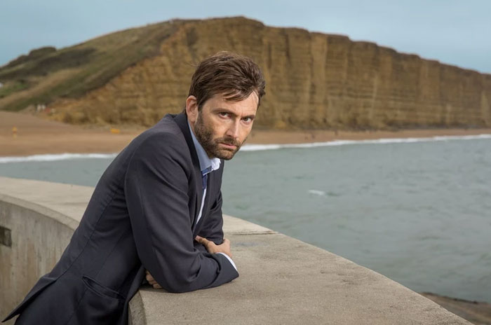 People Who Are Supposedly Relatives Of Celebs Share What They're Like Behind Closed Doors At Family Reunions (40 Stories)