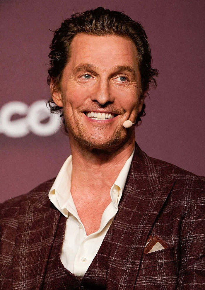 25 Supuestos familiares de celebridades cuentan como son en las reuniones familiares