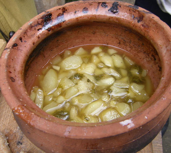 30 People Share Historical 'Facts' That Have Been Proven Wrong Long Ago, But Many People Still Believe In