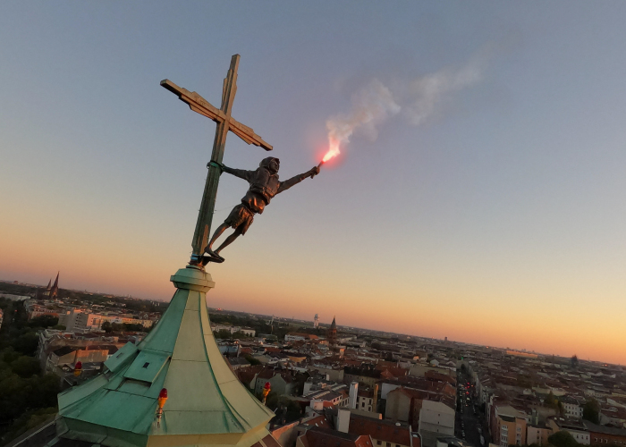 My Latest Installation ‘Landless Stranded’ Raises Awareness Of The Current Refugee Crisis