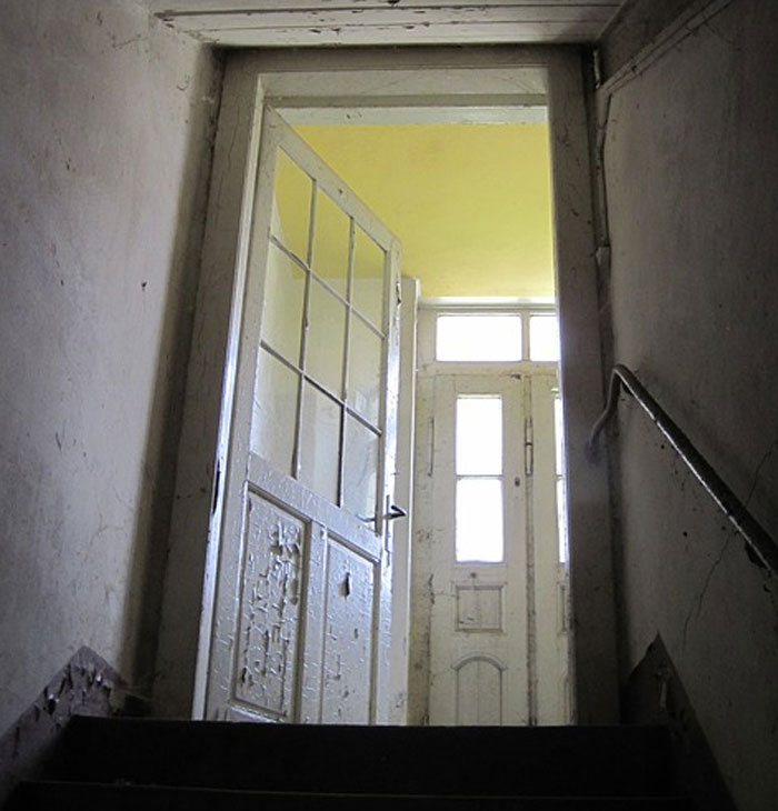 30 People Share The Scariest Unexplainable Things That Happened To Them