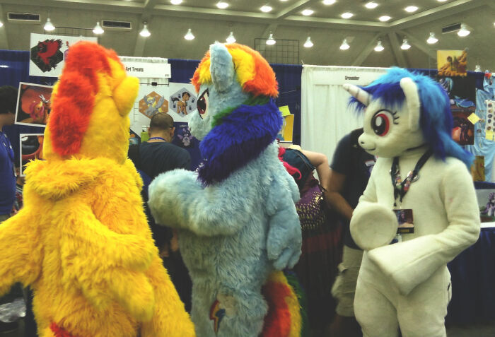 "It’s Not A Phase, Mom!": 30 People Are Sharing The Embarrassing Phases They Went Through As Teenagers