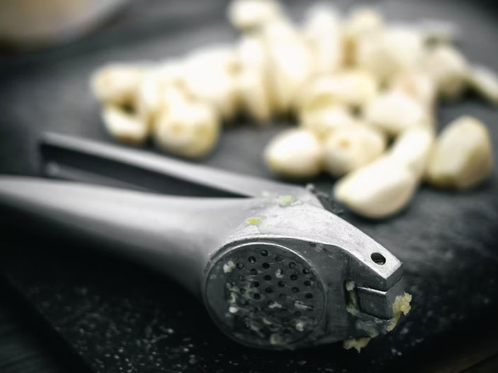 30 People In This Online Group Share Lesser-Known Secondary Uses For Everyday Products