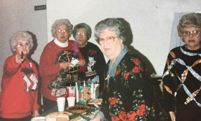 La gente envía sus fotos familiares más incómodas a esta cuenta de Instagram, y aquí están 30 de las más divertidas (nuevas fotos)