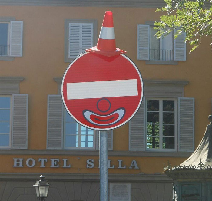 Funny-Street-Signs-Cletabraham