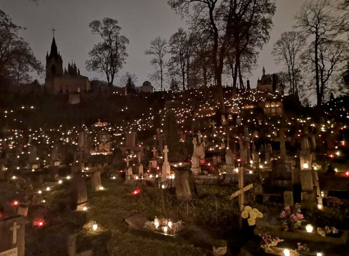 Hey Pandas, Show A Pic Of Your Favorite Halloween Tradition (Closed)