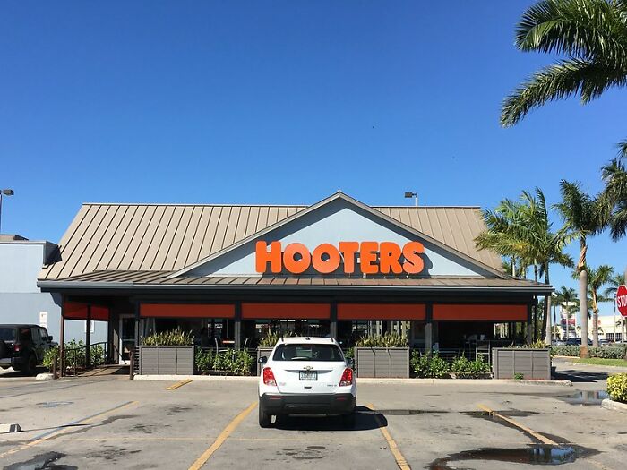 Hooters Backtracks After Employees Go Viral For Complaining About &lsquo;Disturbing&rsquo; And &lsquo;Sexist&rsquo; New Uniforms