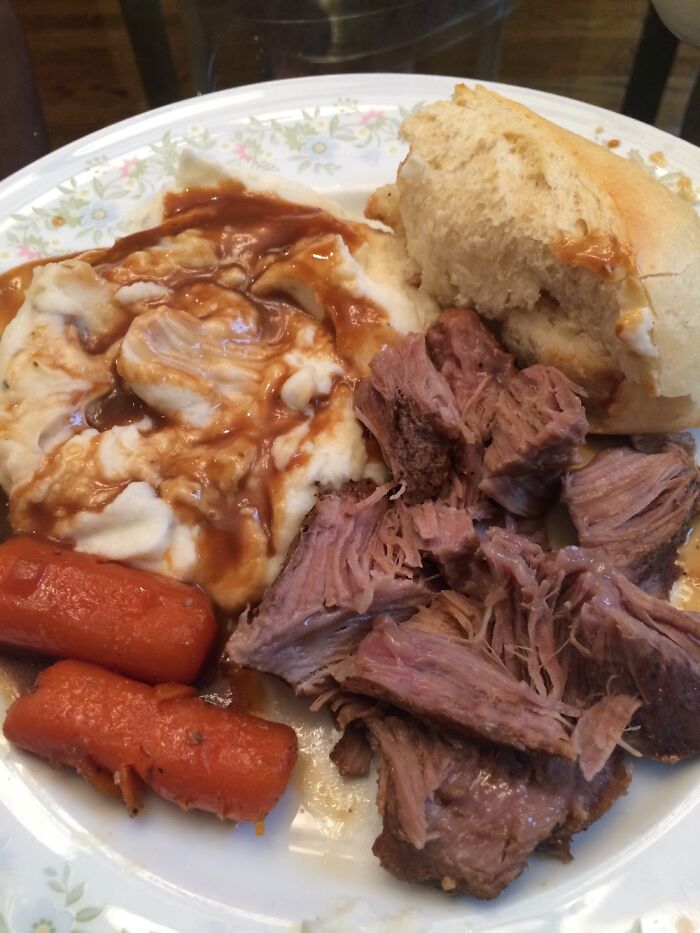 Braised Short Ribs, Potatoes With Gravy, Baby Carrots, Crusty Bread