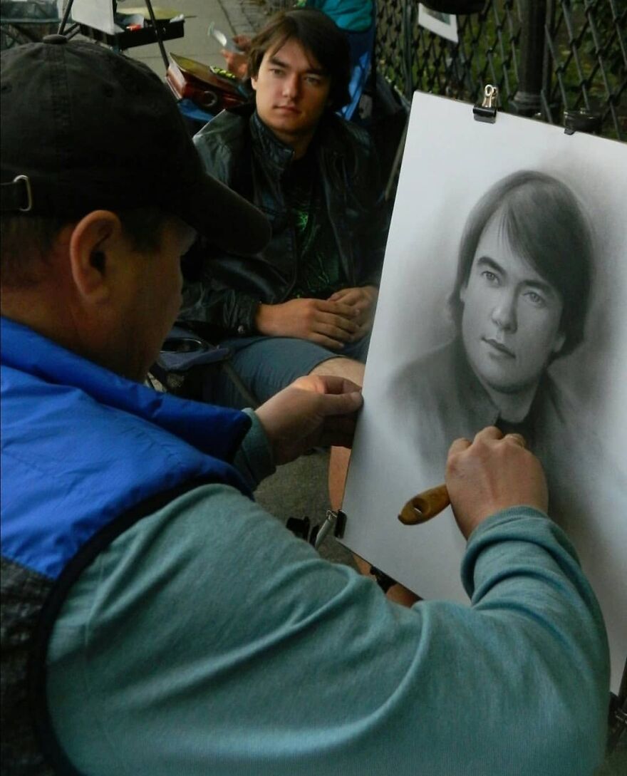 Russian Street Artist Draws Amazing Lifelike Portraits In Less Than An Hour(112 New Pics)