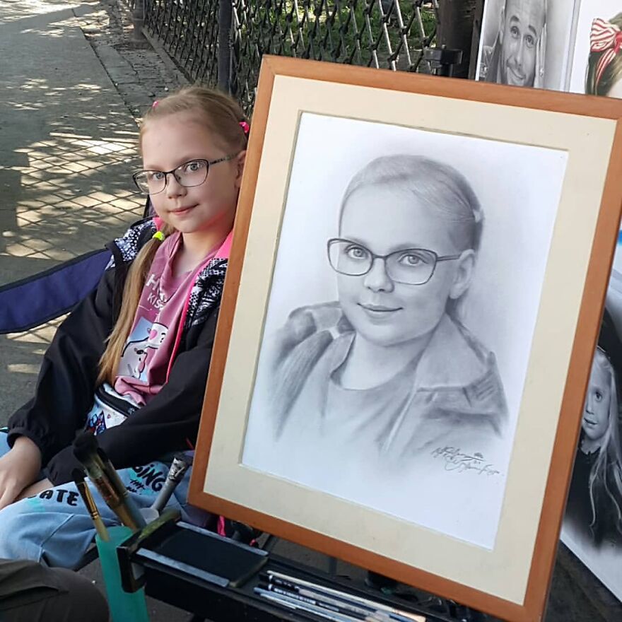Russian Street Artist Draws Amazing Lifelike Portraits In Less Than An Hour(112 New Pics)