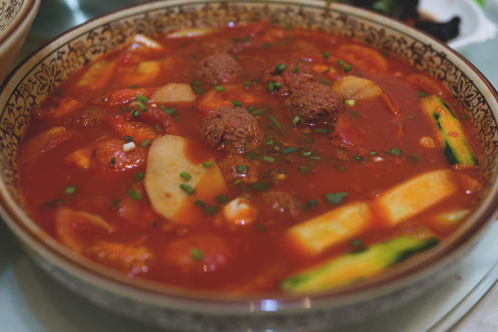 "In The US, It's Macaroni And Pizza": American Asks What Little Picky-Eaters Around The World Eat (30 Posts)