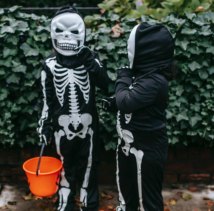 Fed Up With The Mess That Happens Due To Trick-Or-Treaters Every Year, Rich Parent 'Ruins' Halloween For Thousands Of Kids