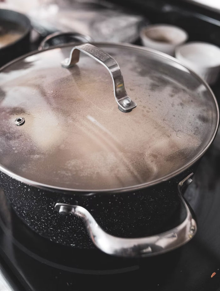 People Share 40 Stupid Questions They Got Asked For Real That Made Them Facepalm