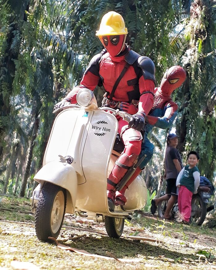 Superheroes-Photograph-Funny-Instagram