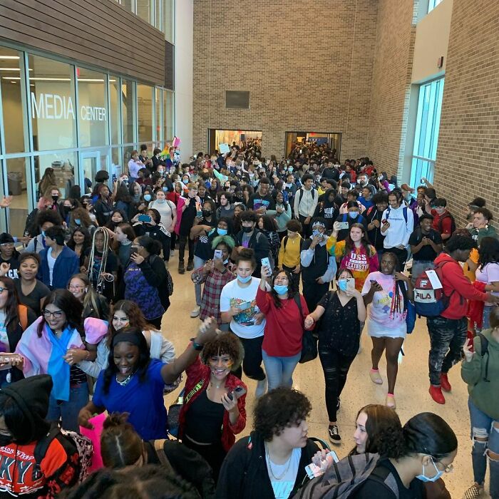 High School Students In Texas Stage A Massive Walkout After A Trans Girl Is Banned From Girls' Locker Room High School Students In Texas Stage A Massive Walkout After A Trans Girl Is Banned From Girls' Locker Room