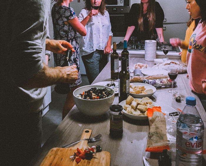 36 People Share What Traits Show A Person Wasn't Loved By Their Parents Enough As A Child