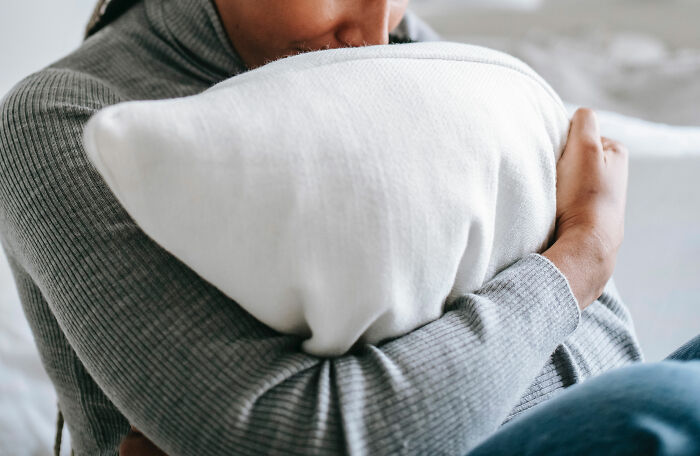 36 People Share What Traits Show A Person Wasn't Loved By Their Parents Enough As A Child