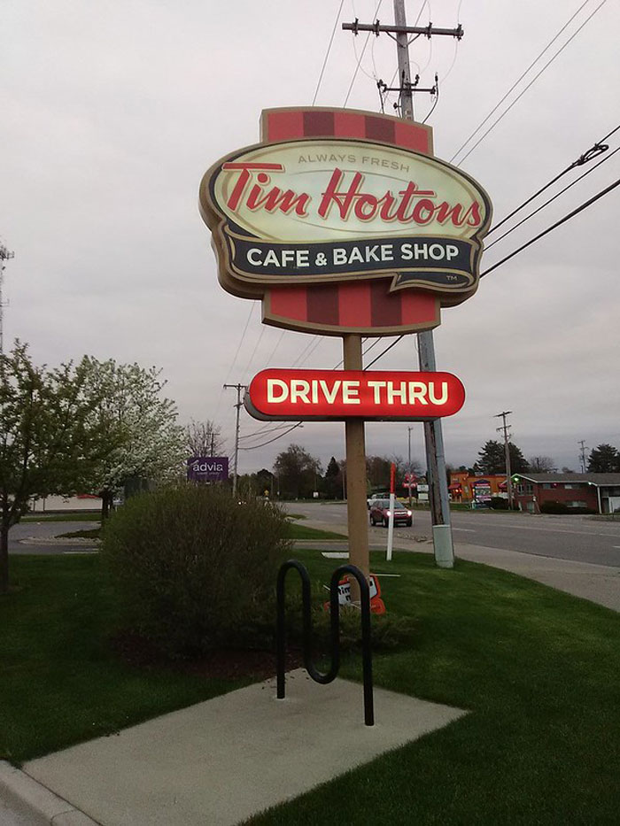 A Member Of This Online Group Asked "Without Mentioning Your Country’s Name, Which Brand Identifies Where You’re From?", And Here Are 30 Of The Most Interesting Answers