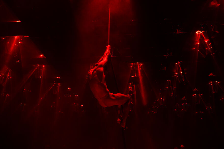 Artistic 30 Min Hanging Rope Dance Performance In Search Of Human Limits Artistic 30 Min Hanging Rope Dance Performance In Search Of Human Limits