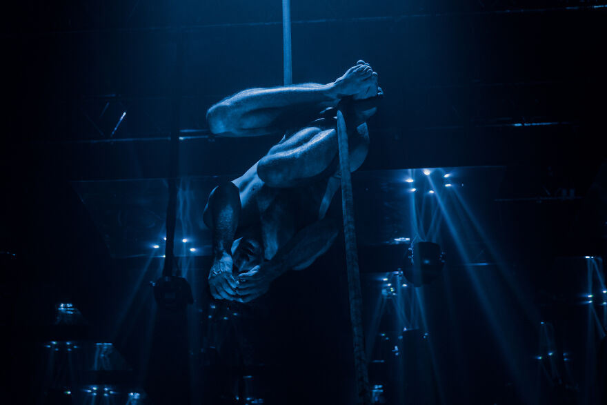 Artistic 30 Min Hanging Rope Dance Performance In Search Of Human Limits Artistic 30 Min Hanging Rope Dance Performance In Search Of Human Limits