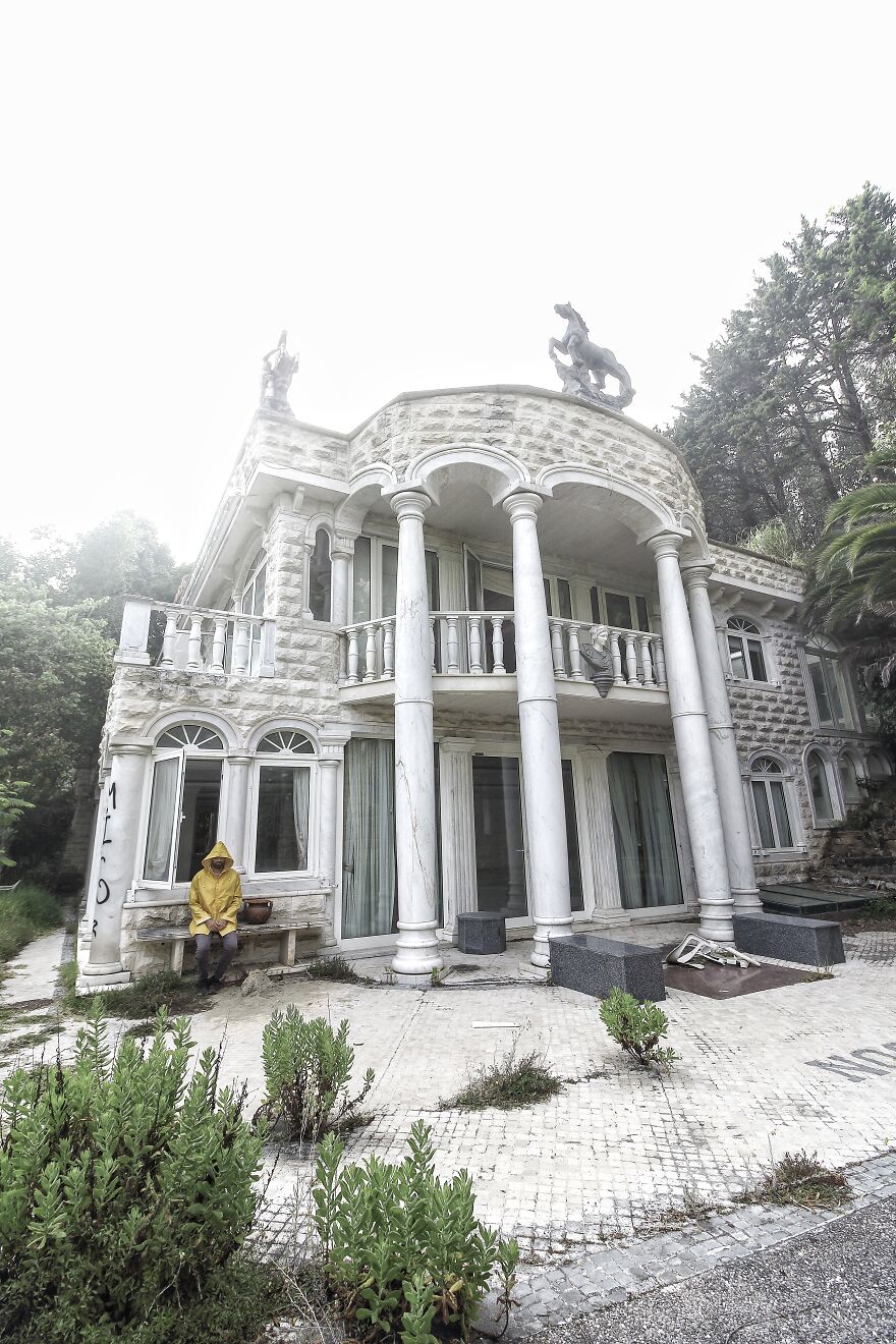 The Yellow Jackets Found The Abandoned Disney Castle