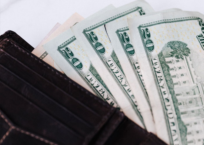 30 People Reveal Scams They Still Can't Believe They Bought