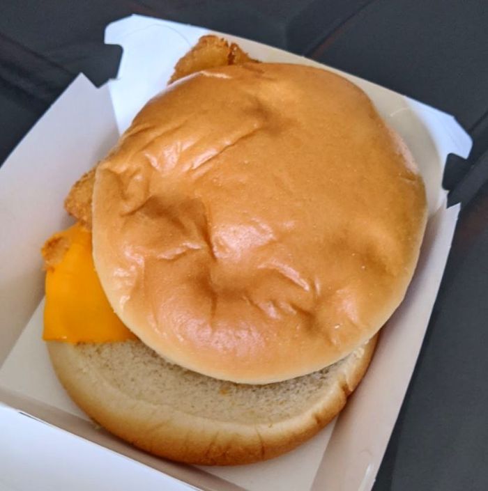 Customers Share Their Worst McDonald's Orders On This Instagram Account (40 Pics)
