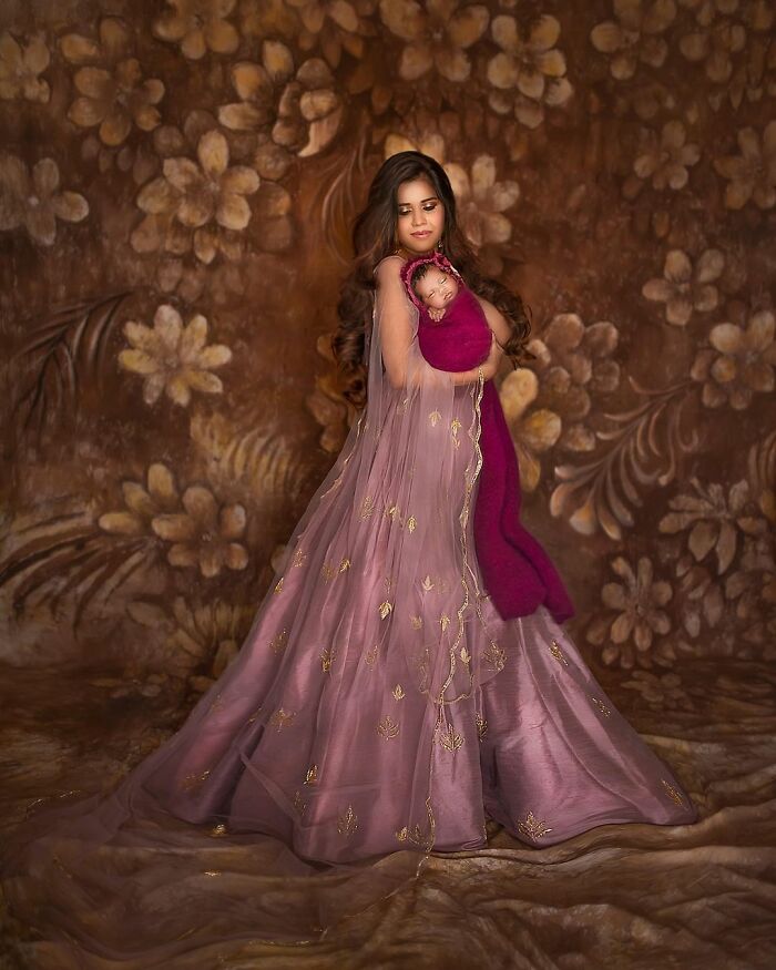 I Asked These Mothers If I Could Photograph Them, And Here's What I Captured (25 Pics)