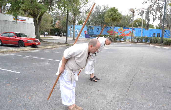 20 Personas señalan detalles simples que pueden mejorar el atractivo en este hilo online