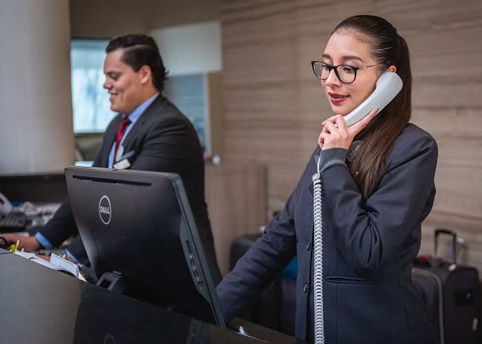 30 People Reveal Scams They Still Can't Believe They Bought