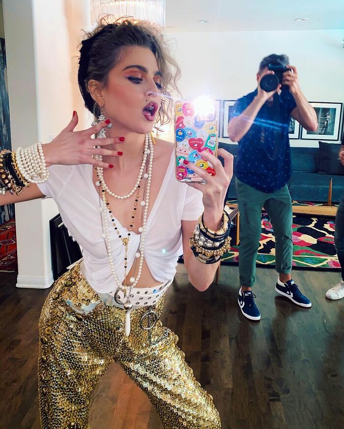 Actress Anne Winters Cosplays Madonna Perfectly When She Was Young And Asks Her For A Role In Her Biopic(28 Pics)