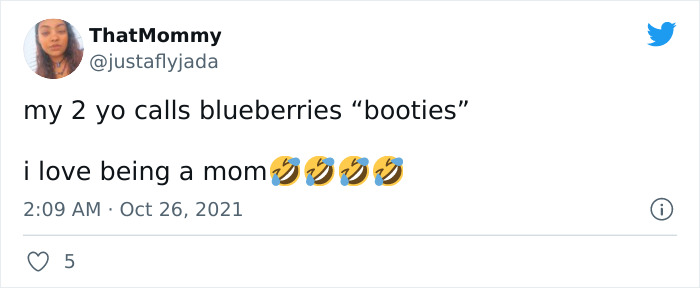 Tweet from ThatMommy sharing a kid’s accidentally hilarious alternative name for blueberries as booties.