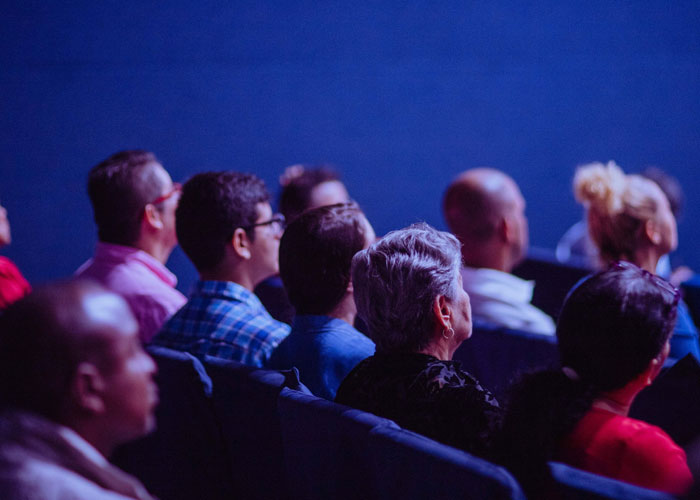 30 People Reveal Scams They Still Can't Believe They Bought