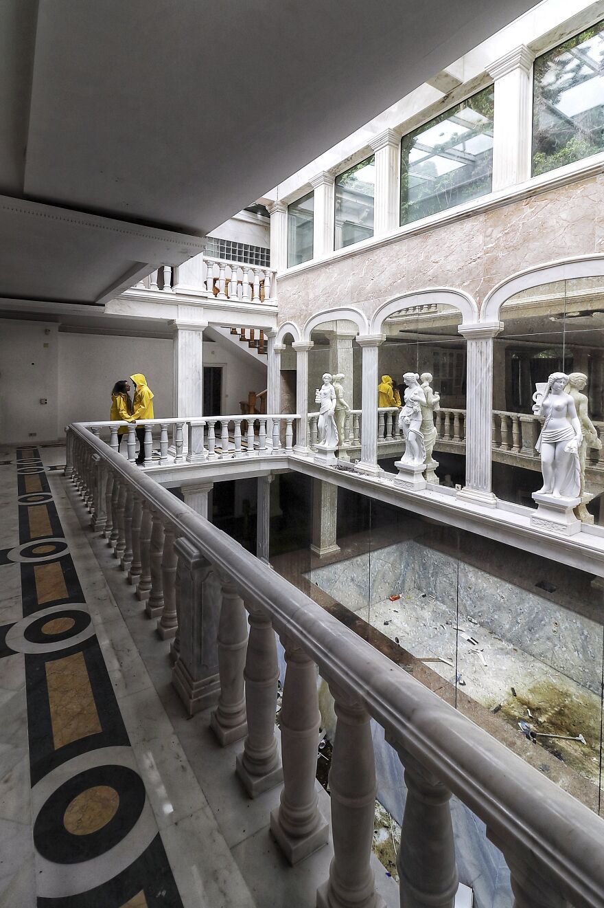 The Yellow Jackets Found The Abandoned Disney Castle