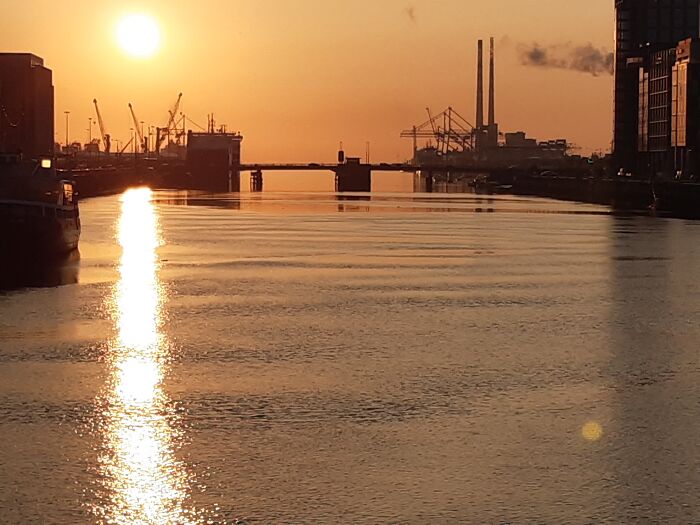 Sunrise Over The Liffey In Dublin, Ireland