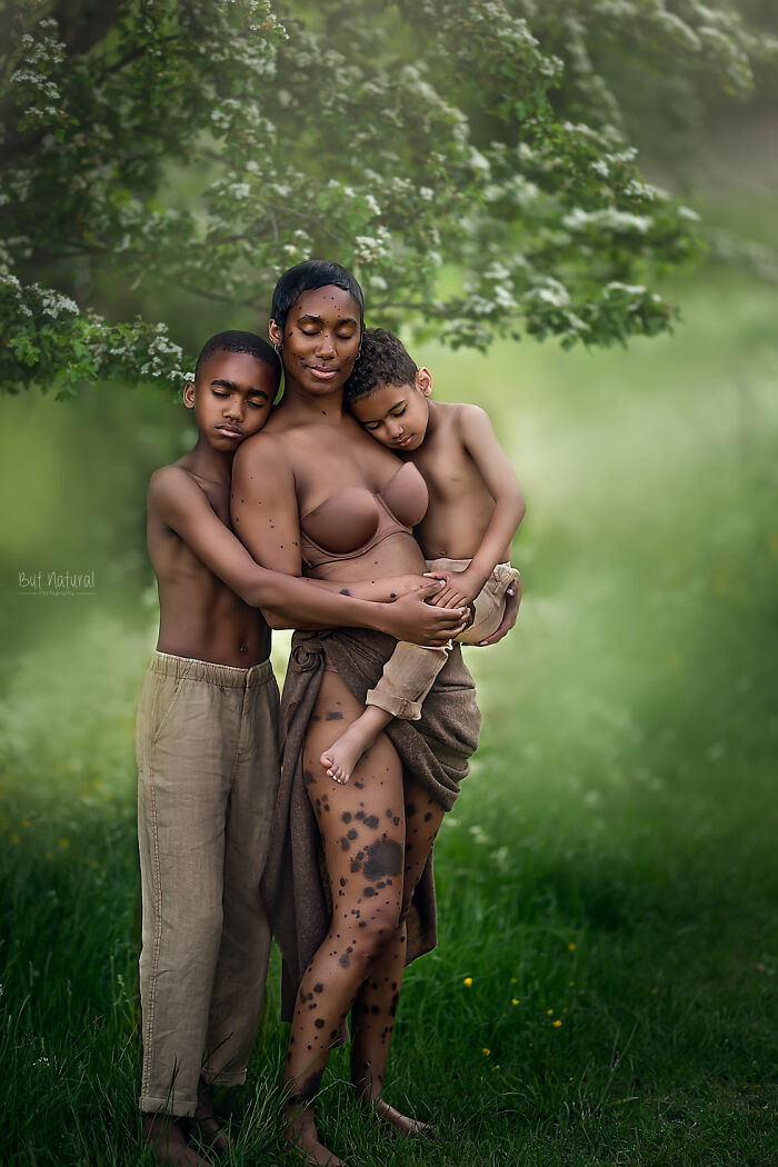 I Asked These Mothers If I Could Photograph Them, And Here's What I Captured (25 Pics)