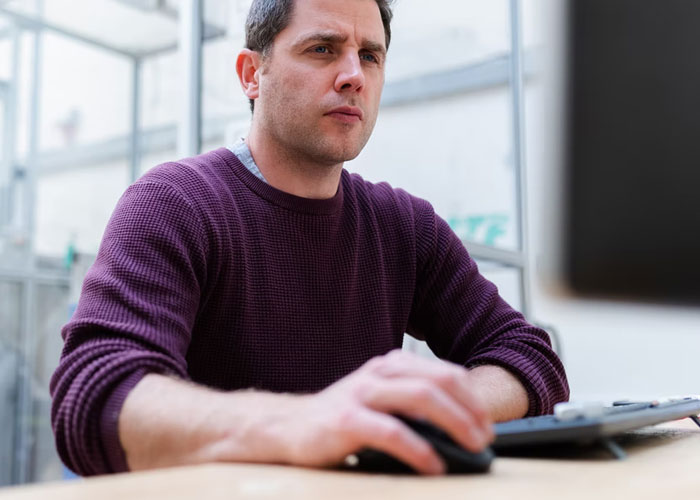 30 People Reveal Scams They Still Can't Believe They Bought