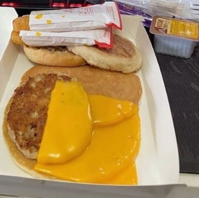 Customers Share Their Worst McDonald's Orders On This Instagram Account (40 Pics)