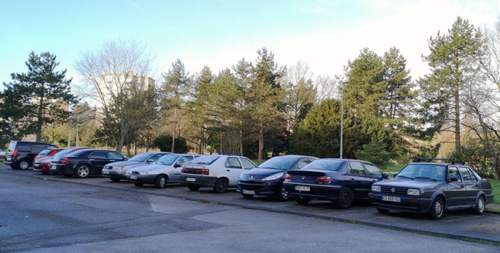 30 Folks In This Online Group Share How Their "Neighbors From Hell" Earned Their Name