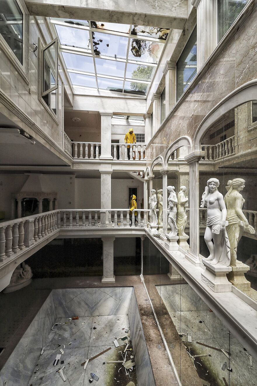 The Yellow Jackets Found The Abandoned Disney Castle