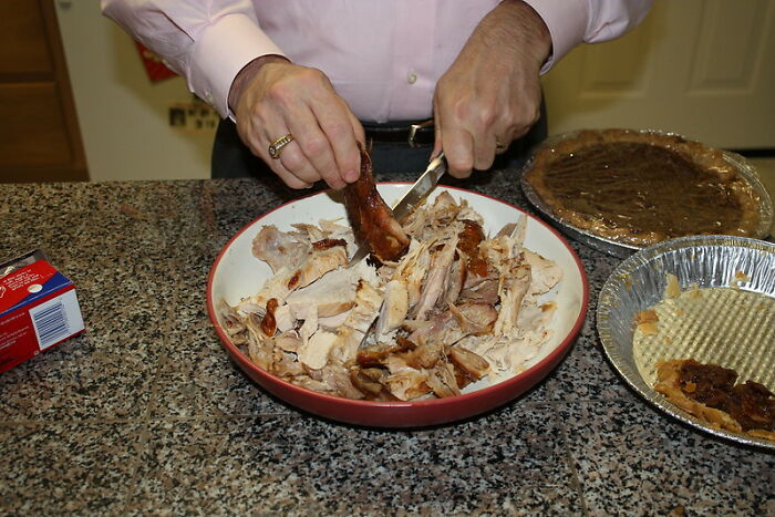 People In This Online Group Share What Things Their Family Members Had The Courage To Do At Their Thanksgiving Gathering (30 Stories)